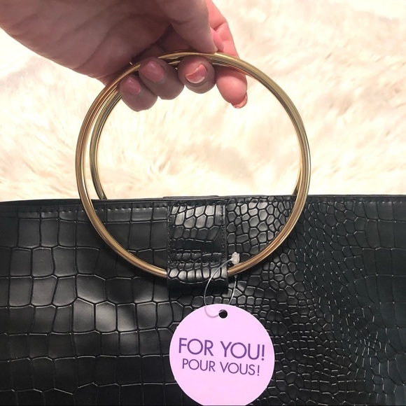 $10 NWT Black Handbag Gold Hoop - Picture 3 of 5